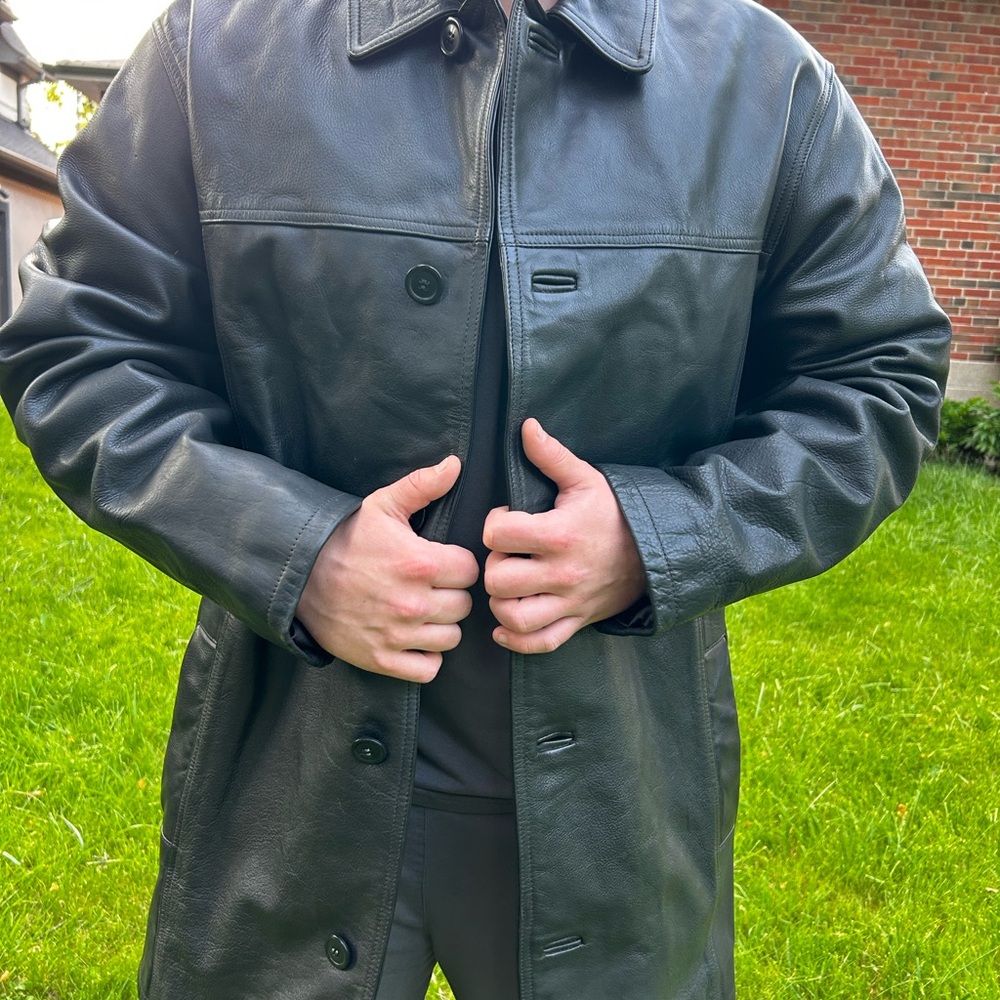 Black Trench Coat with Classic Design and Fitted Silhouette
